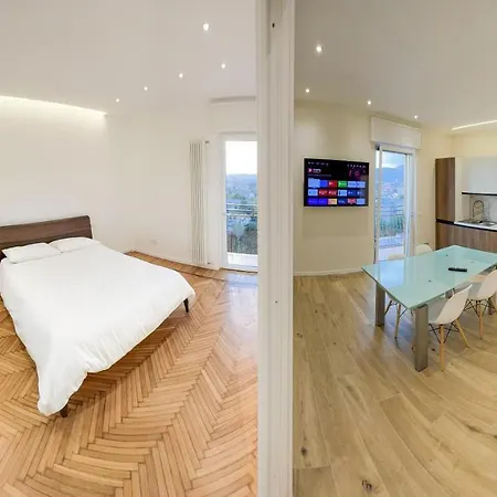 아파트 Attici Alba E Tramonto Ospedale E Vista 브레시아