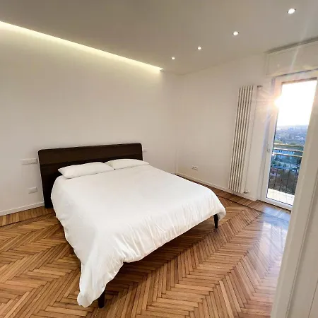 Attici Alba E Tramonto Ospedale E Vista 아파트