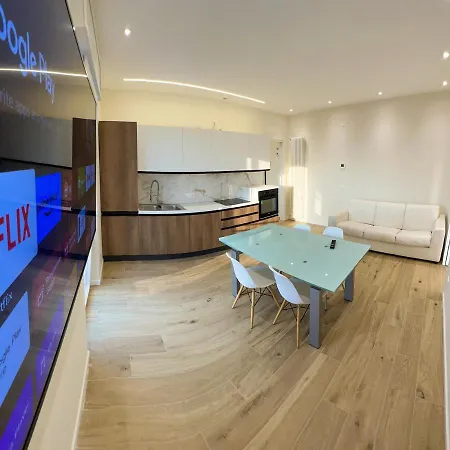 Attici Alba E Tramonto Ospedale E Vista * 브레시아