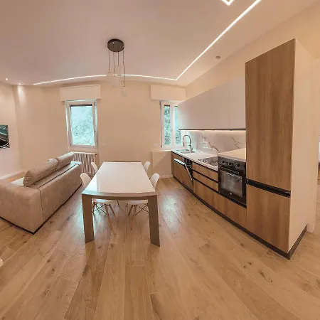 아파트 Attici Alba E Tramonto Ospedale E Vista