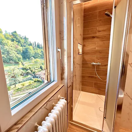 Attici Alba E Tramonto Ospedale E Vista 아파트