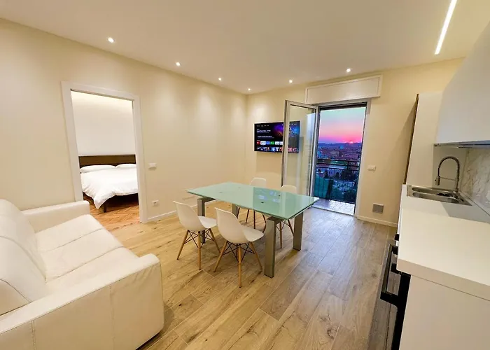 Attici Alba E Tramonto Ospedale E Vista Διαμέρισμα *